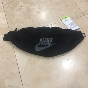 Nike New Fanny Pack